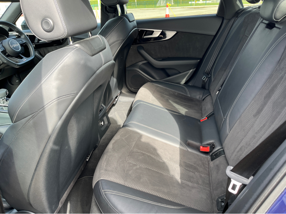 2020 Audi A4 - image 10