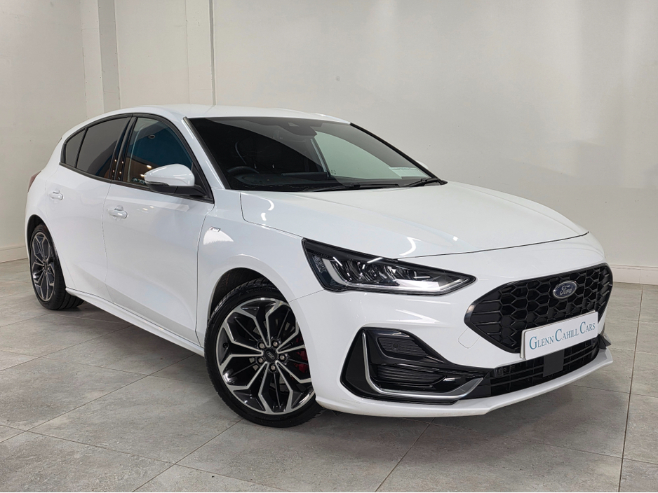 2023 Ford Focus - image 4