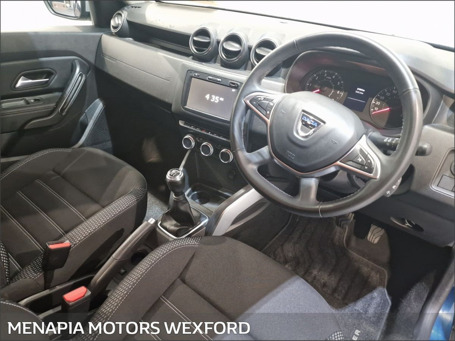 2020 Dacia Duster - image 6