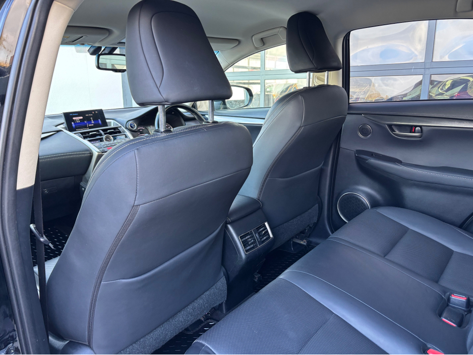 2017 Lexus NX 300 h - image 15