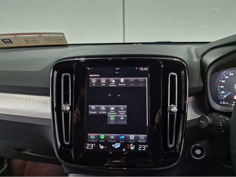 2022 Volvo XC40 T4 RECHARGE PLUS DARK AUTOMATIC **ONE OWNER / APPLE CARPLAY / BLIND SPOT ASSIST / CRUISE CONTROL / ELECTRIC BOOTLID / HEATED FRONT & REAR SEATS / REVERSE CAMERA / SAT NAV / WIRELESS PHONE CHARGING** €33,900