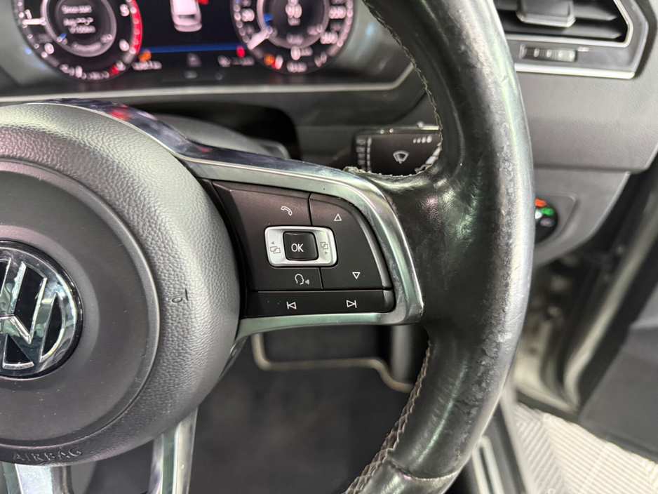 2018 Volkswagen Tiguan - image 25