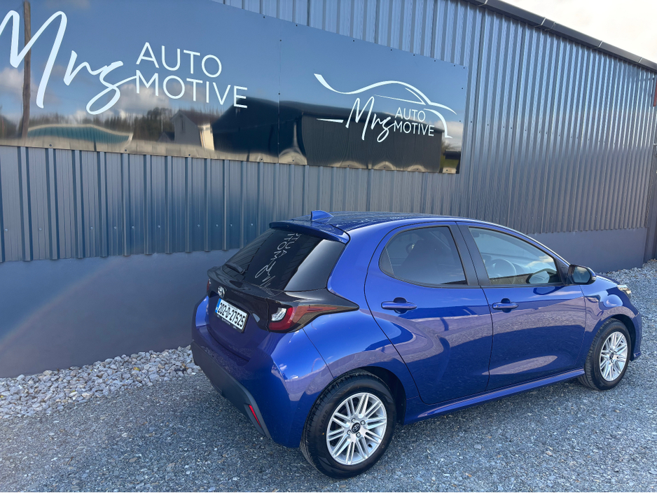 2020 Toyota Yaris - image 2