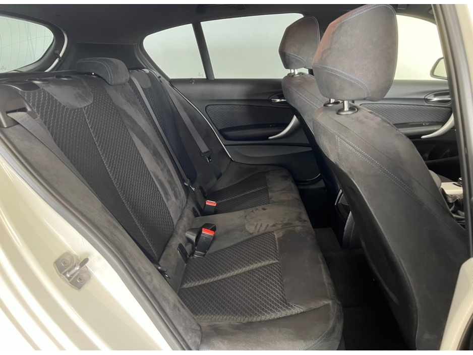 2017 BMW 1 Series - image 11