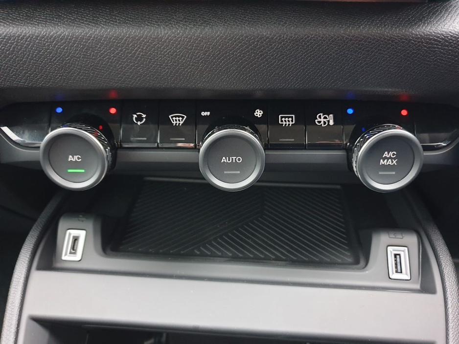 2026 Citroen C4 - image 24