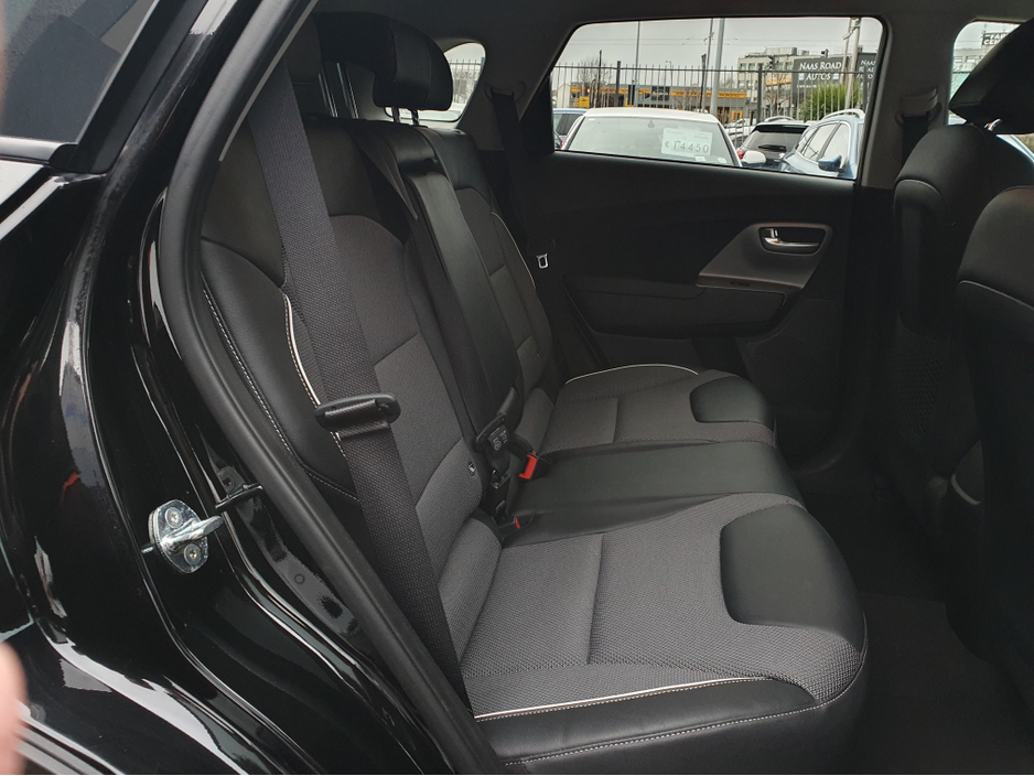 2022 Kia Niro - image 26