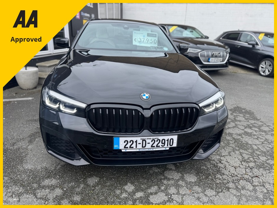 2022 BMW 5 Series - image 10