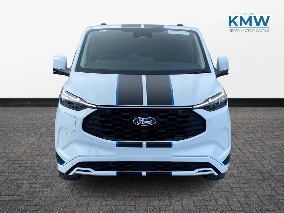 2026 Ford Transit Custom - image 2