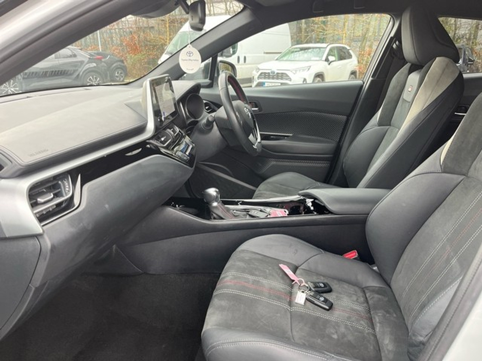 2022 Toyota C-HR - image 6