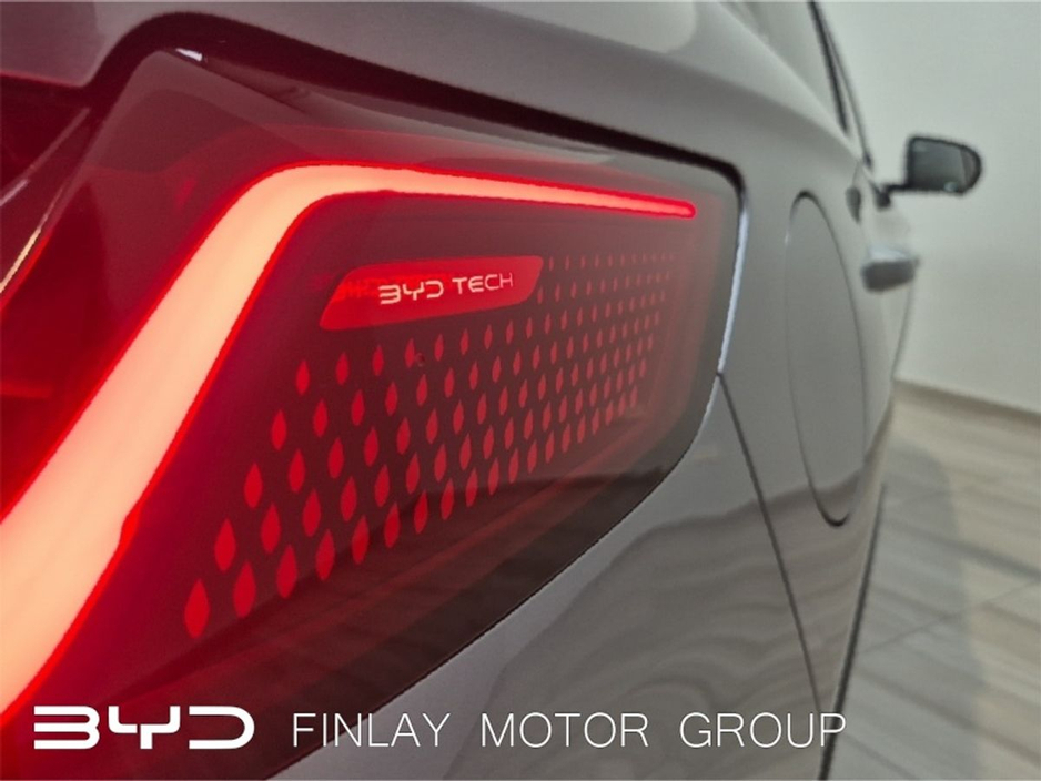 2025 BYD Seal U Boost PLUG-IN HYBRID 80km RANGE €40,950