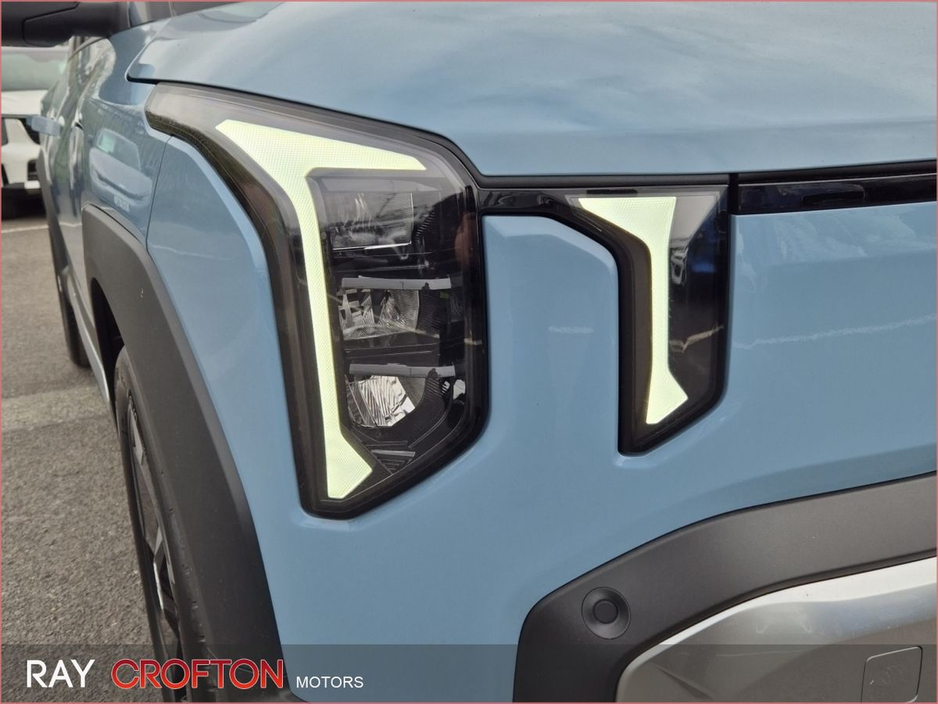 2026 Kia EV3 - image 14