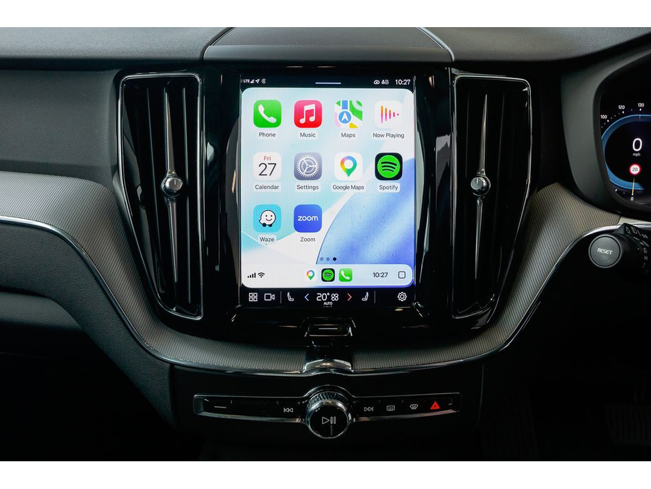 2023 Volvo XC60 - image 17