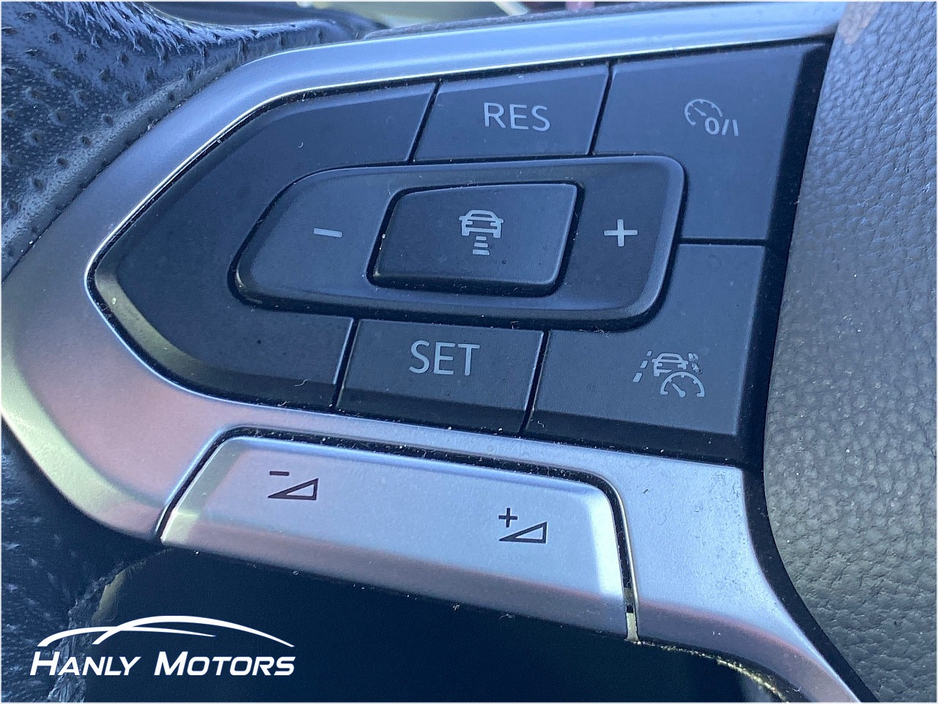 2020 Volkswagen Passat - image 18