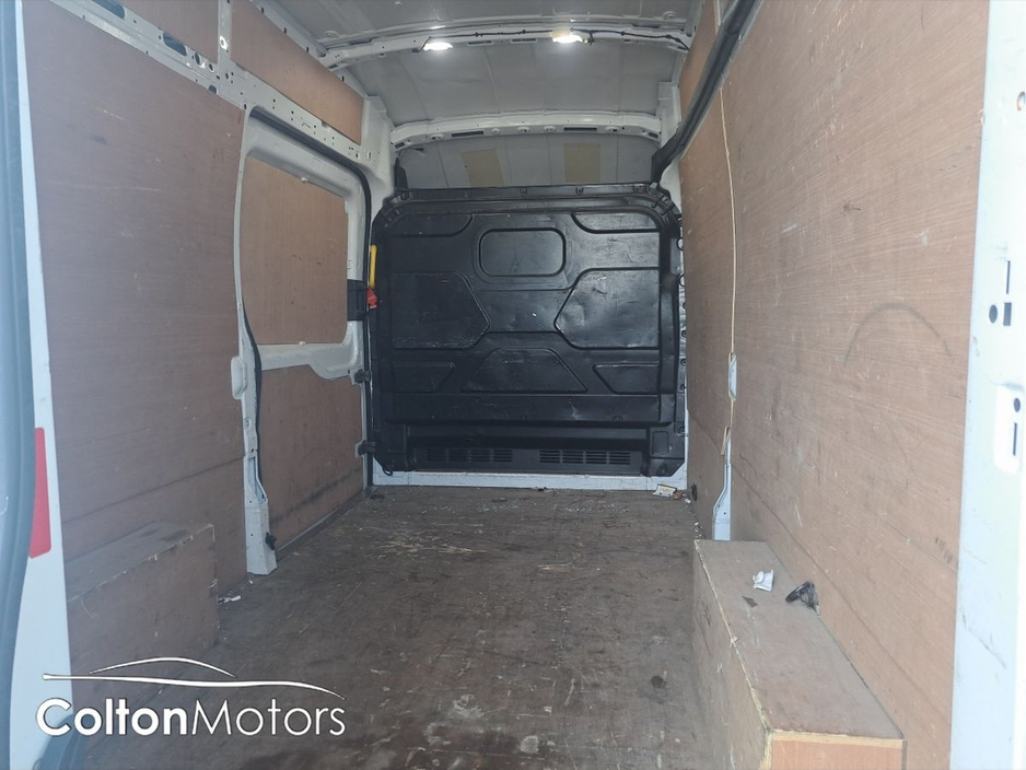 2019 Ford Transit - image 24