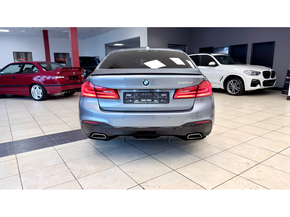 2019 BMW 5 Series - image 24