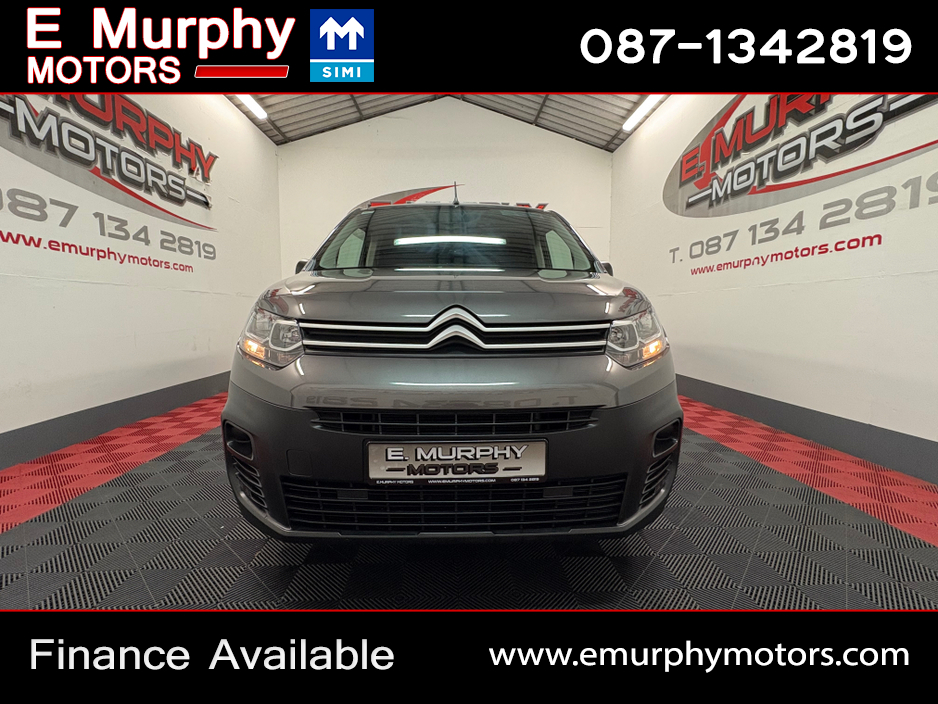 2023 Citroen Berlingo - image 2