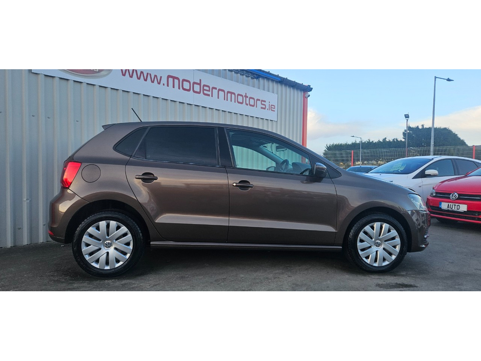 2015 Volkswagen Polo - image 5