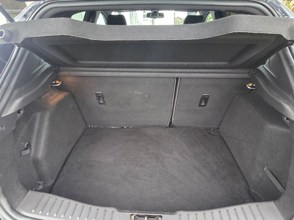 2016 Ford Focus - image 11