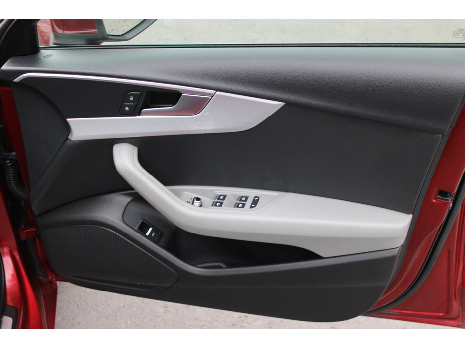 2017 Audi A4 - image 15