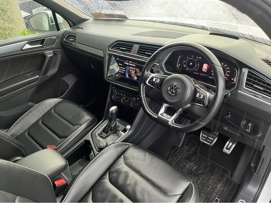 2020 Volkswagen Tiguan R-LINE 4MOTION AUTOMATIC 2.0 DIESEL //MASSIVE SPEC//DYNAUDIO SOUND SYSTEM//FULL LEATHER HEATED SEATS//360 PARKING CAMERAS//HEAD UP DISPLAY// €35,950