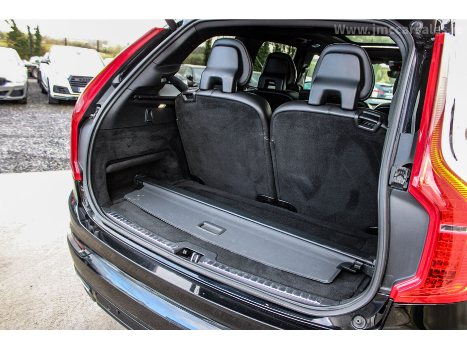 2017 Volvo XC90 D5 (235hp) AWD R-Design Geartronic €33,995