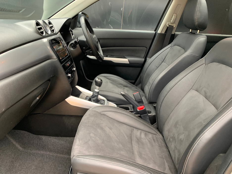 2016 Suzuki Vitara - image 16