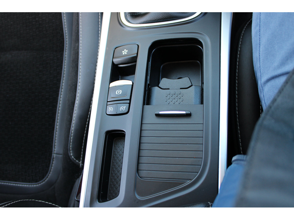 2018 Renault Megane - image 18