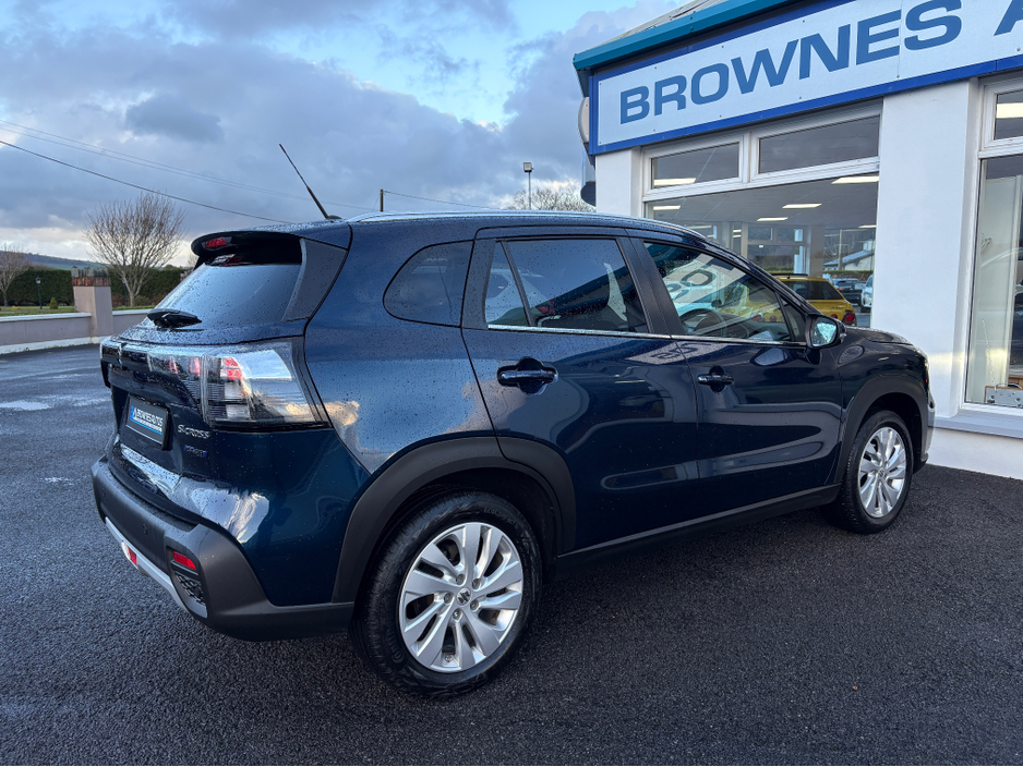 2024 Suzuki SX4 S-Cross 1.5 MOTION HEV 115PS 5 €29,999