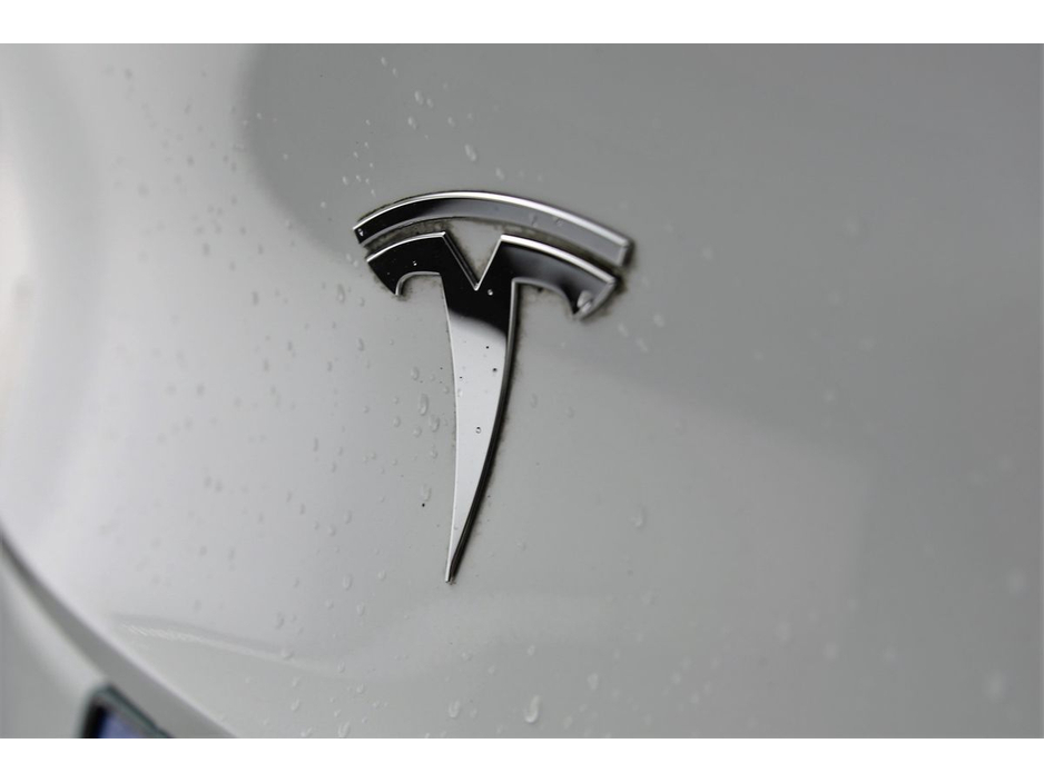 2024 Tesla Model Y LONG RANGE AWD Dual Motor €37,490