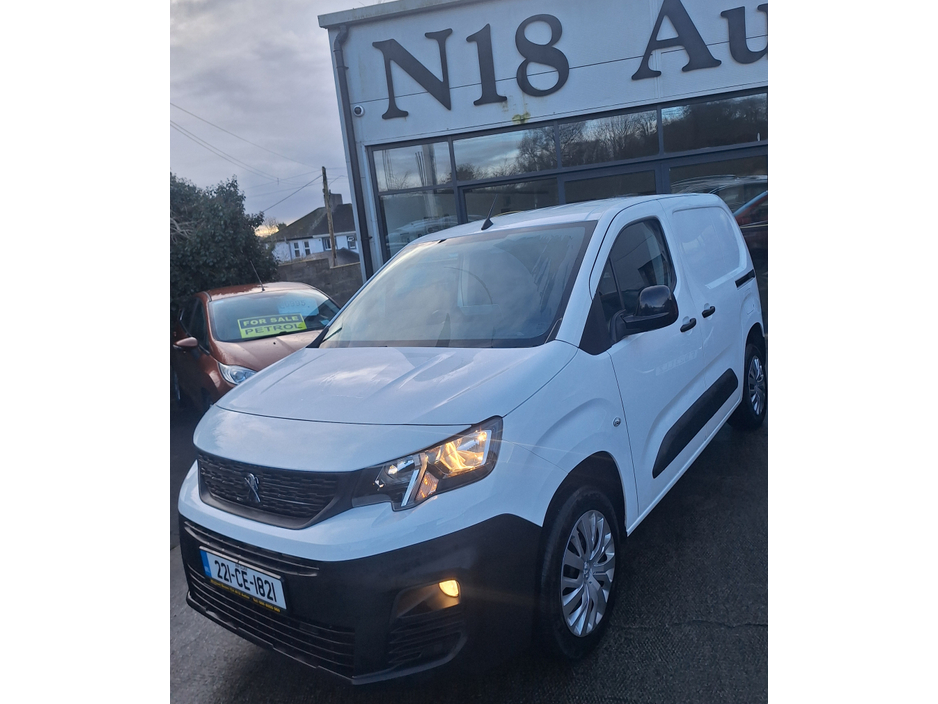 2022 Peugeot Partner PROFESSIONAL PREMIUM BLUEHDI L1 €12,900
