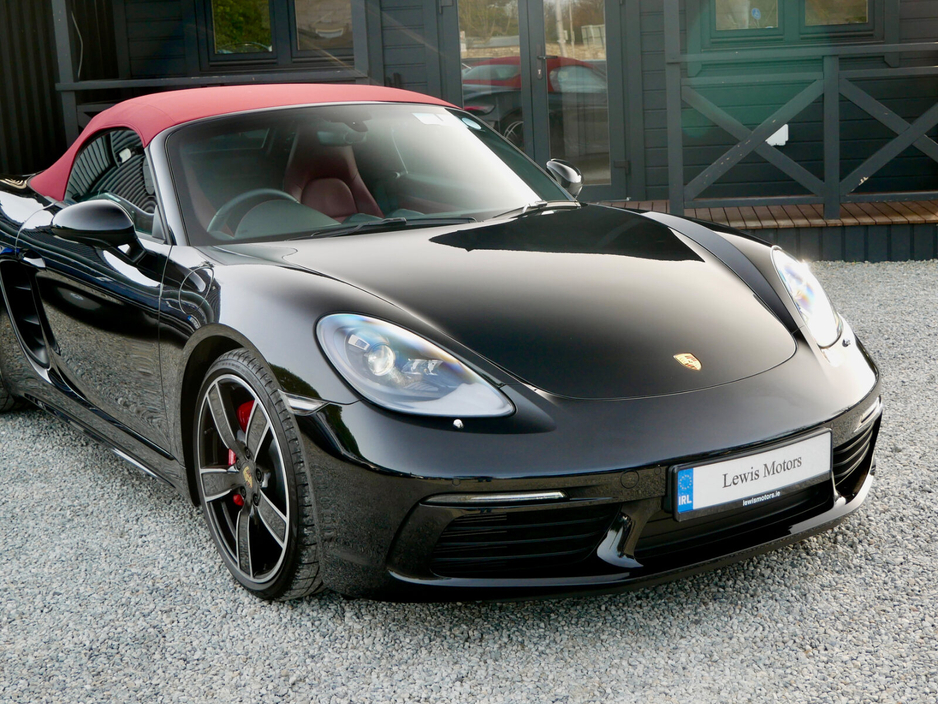 2026 Porsche Boxster - image 13