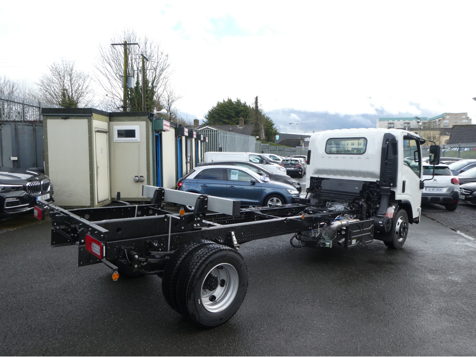 2026 Isuzu NPR - image 5