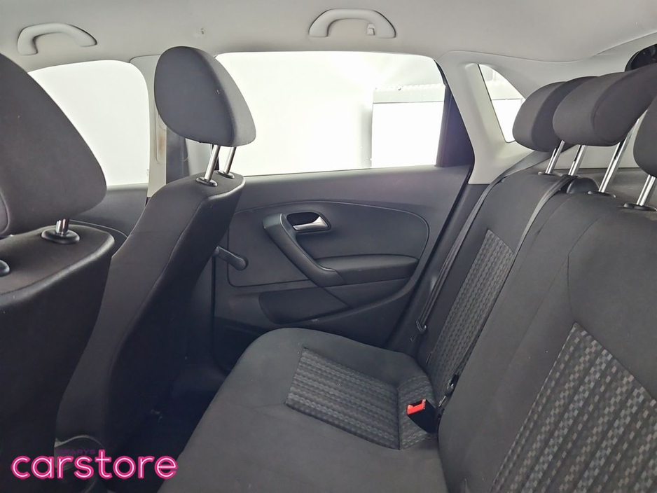 2016 Volkswagen Polo - image 13