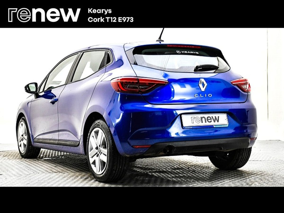 2022 Renault Clio - image 18