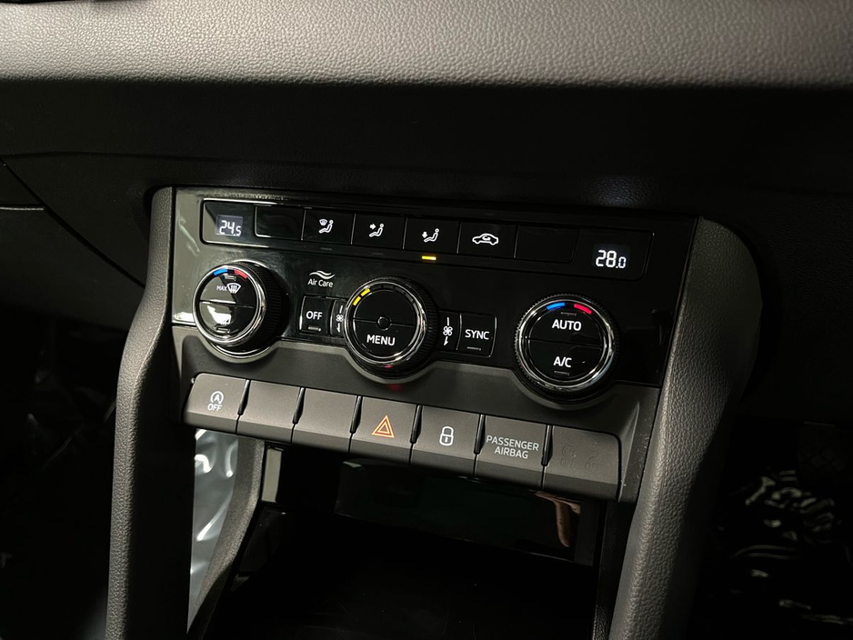 2022 Skoda Karoq Ambition 1.0TSI 110BHP - Parking Sensors - Climate Control - Cruise Control - Auto Lights/Wipers - Apple CarPlay/Android Auto €26,950