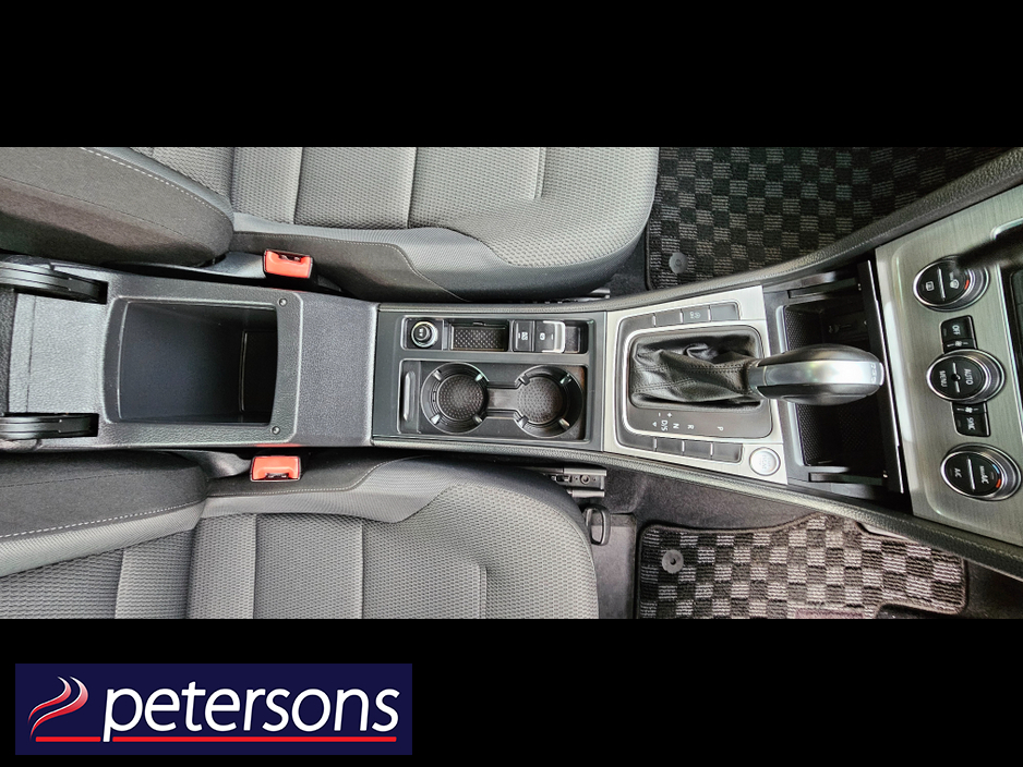 2017 Volkswagen Golf VOLKSWAGEN GOLF 1.2 PETROL AUTOMATIC - LOW MILEAGE €17,950