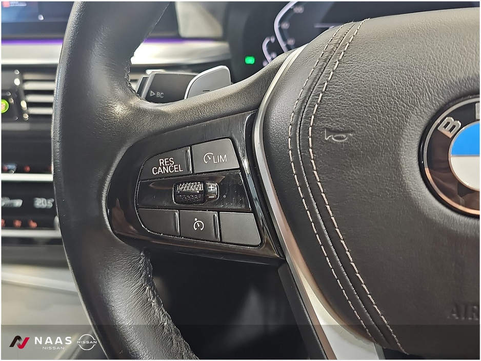 2019 BMW 5 Series - image 19