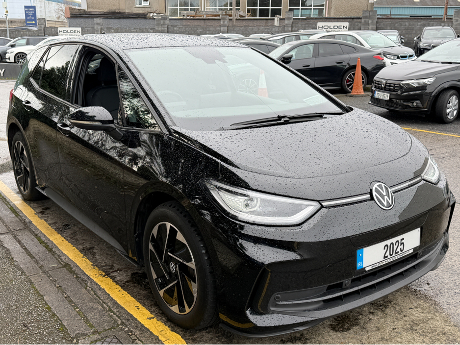 2025 Volkswagen ID.3 - image 5