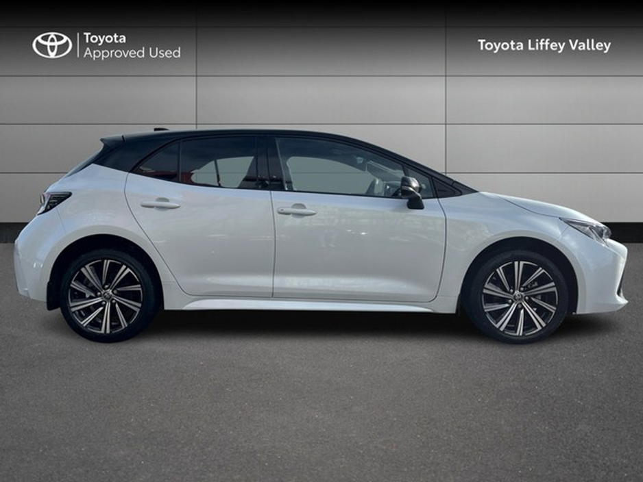 2022 Toyota Corolla - image 3