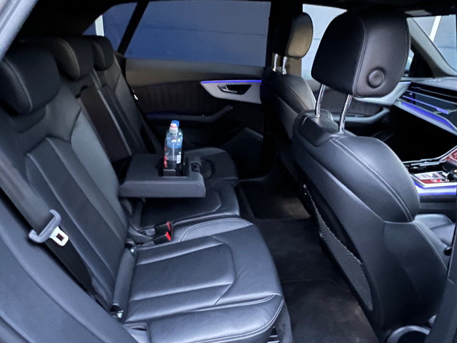 2019 Audi Q8 - image 17