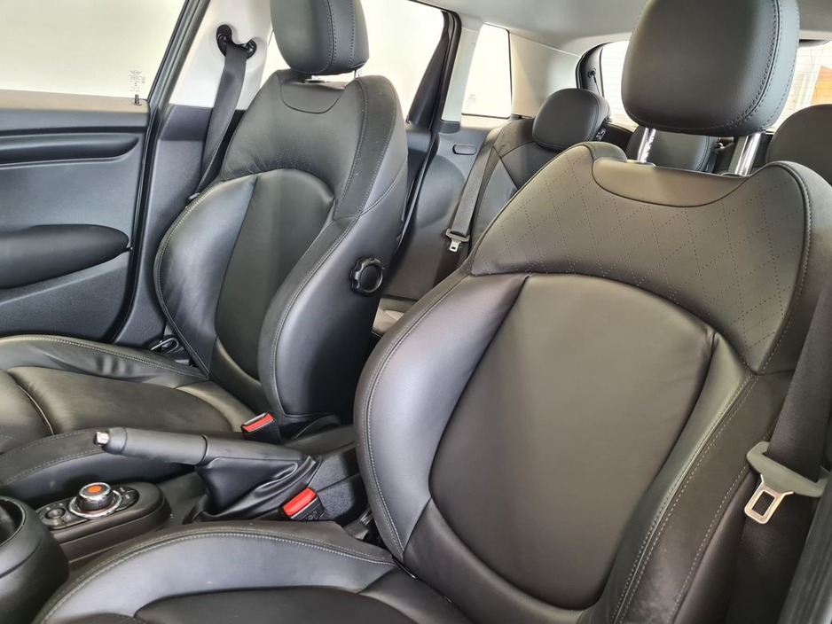 2019 MINI Cooper Classic 5dr €18,950