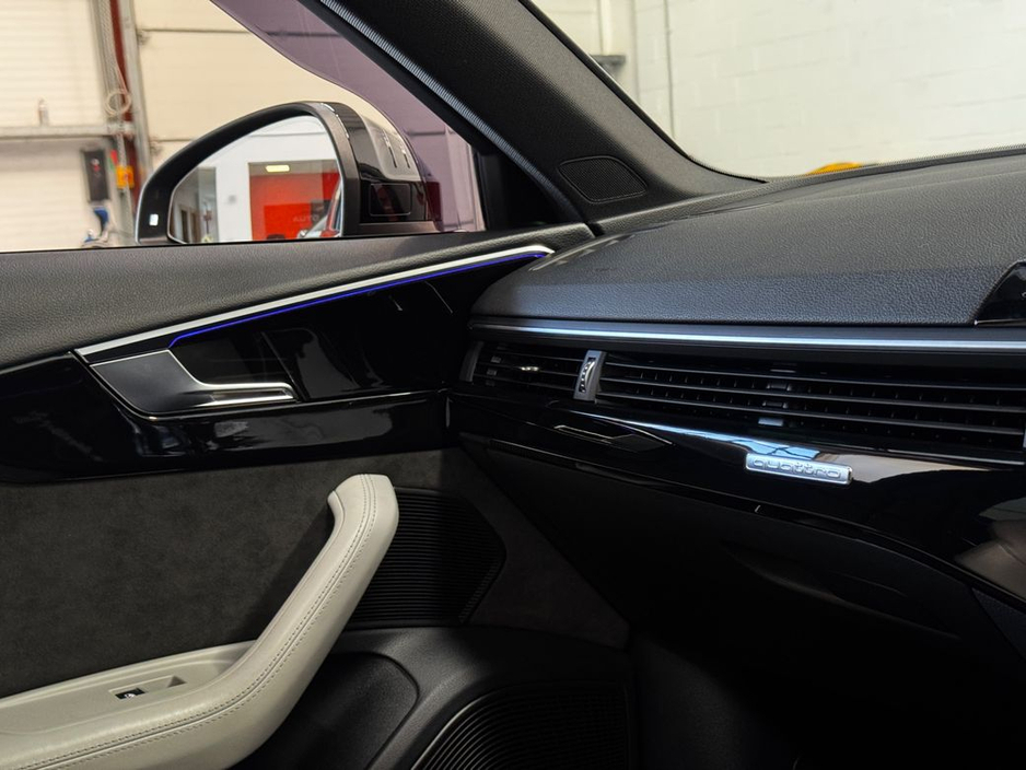 2022 Audi RS4 - image 30