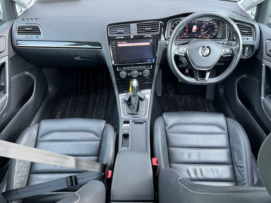 2019 Volkswagen Golf - image 10