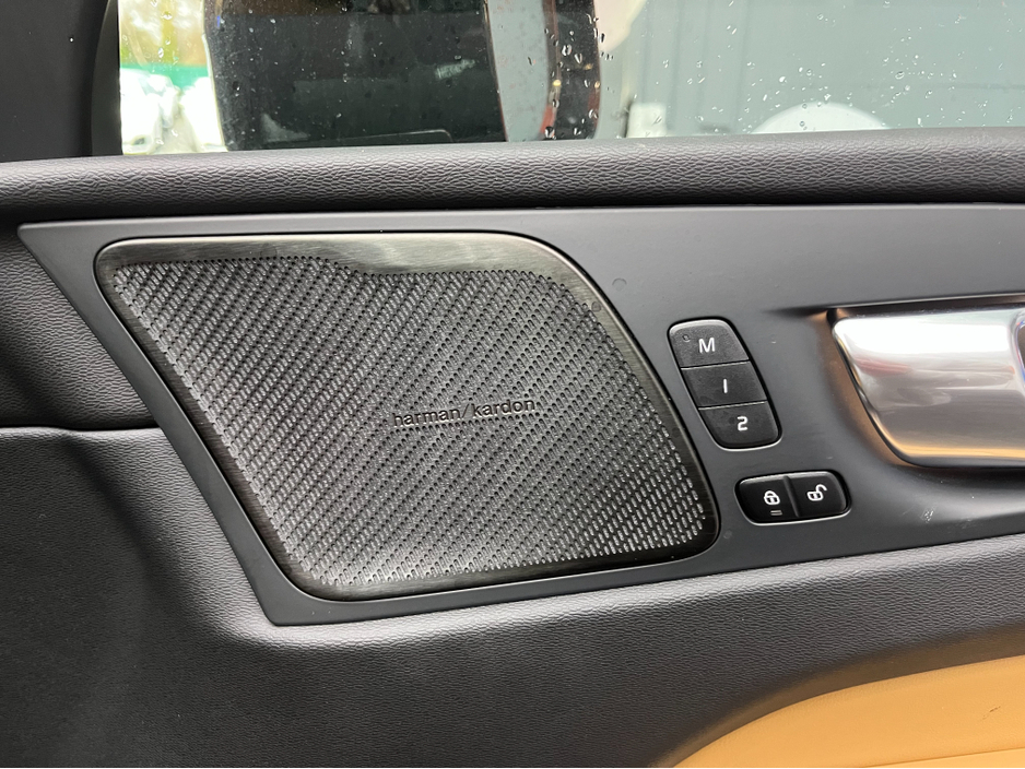 2023 Volvo XC60 €45950 2023 VOLVO XC60 RECHARGE ULTIMATE T6 2.0 AUTOMATIC / CRUISE CONTROL / 360° PARKING CAMERA / ELECTRIC MEMORY & HEATED SEATS / PANORAMIC SUNROOF / HEATED STEERING WHEEL / APPLE CARPLAY €45,950