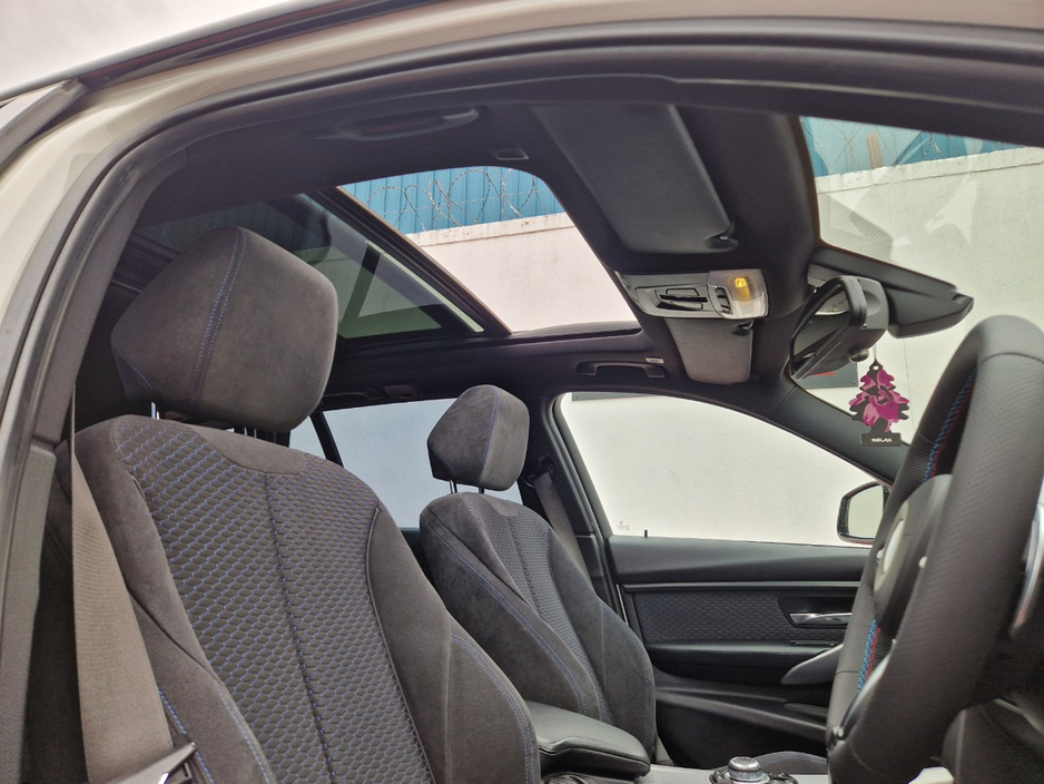 2013 BMW 3 Series - image 28