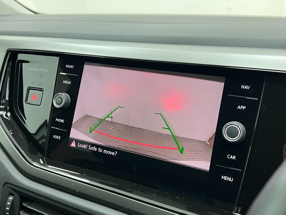 2018 Volkswagen Polo - image 17