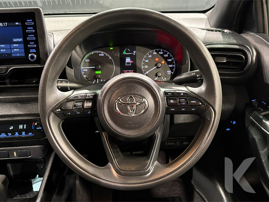 2020 Toyota Yaris - image 14