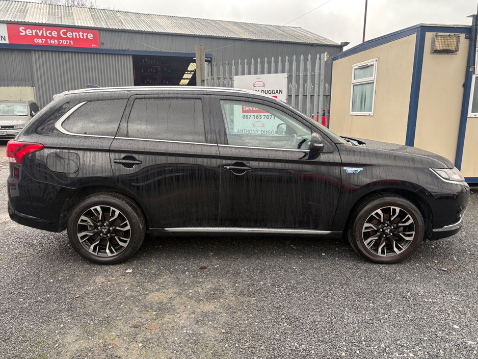 2016 Mitsubishi Outlander PHEV 2.0L MIVEC 4WD 5-Seater Instyle €12,995