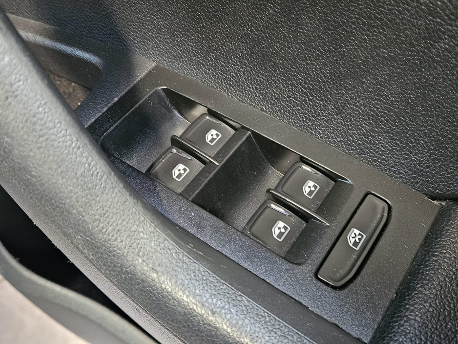 2015 Skoda Octavia - image 7