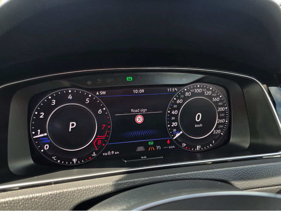 2020 Volkswagen Golf 1.4 FULL LEATHER SEATS ELECTRIC MEMORY SEATS  NAVI VIRTUAL CLOCKS ANDROID AUTO CARPLAY BLIND SPOT REAR TRAFFIC ASSIST ROAD SIGN RECOGNIZING  LANE ASSIST LOW TAX BAND €22,950